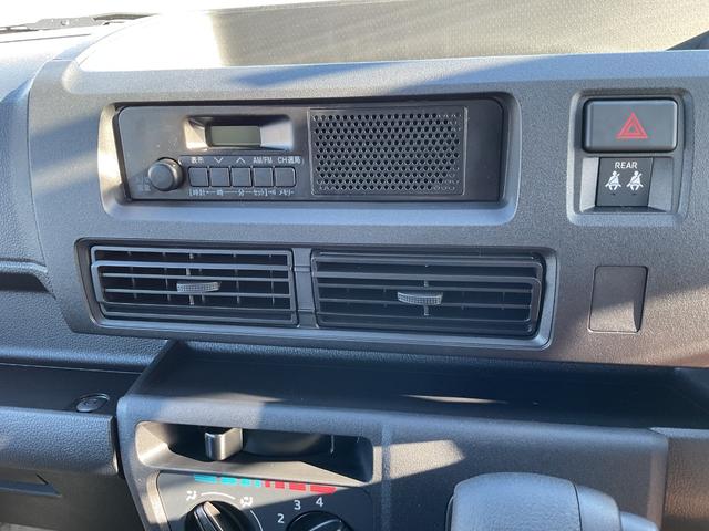 ハイゼットカーゴ スペシャルクリーン　障害物センサー　衝突被害軽減ブレーキ　パワステ　プライバシーガラス　布ハンドル　キーレス　ＡＢＳ　ＥＳＣ　オーバーヘッドシェルフ（10枚目）