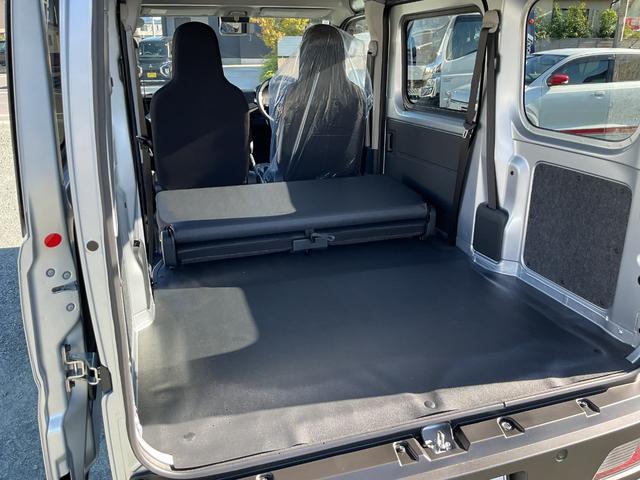 ハイゼットカーゴ スペシャルクリーン　障害物センサー　衝突被害軽減ブレーキ　パワステ　プライバシーガラス　布ハンドル　キーレス　ＡＢＳ　ＥＳＣ　オーバーヘッドシェルフ（18枚目）