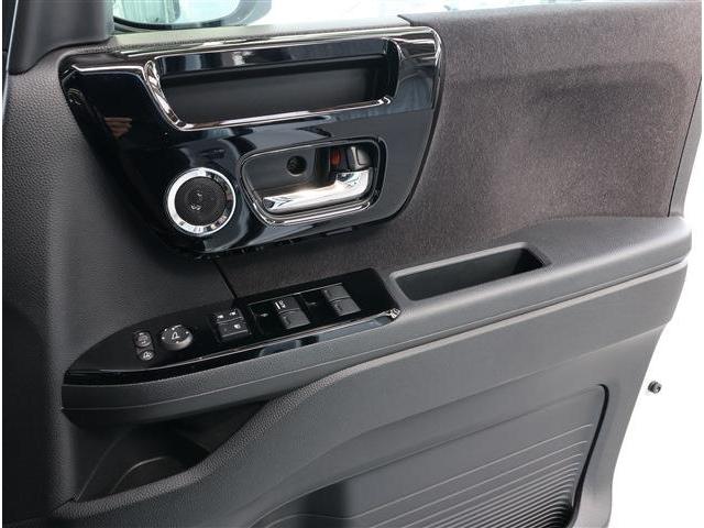 Ｎ－ＢＯＸカスタム Ｌ　フルセグＴＶ　バックカメラ　障害物センサー　ＥＴＣ　セキュリティ　フォグライト　プライバシーガラス　ＡＢＳ　ＥＳＣ　アルミホイール　エアロパーツ　衝突被害軽減ブレーキ　シートヒーター　ＣＤ（4枚目）