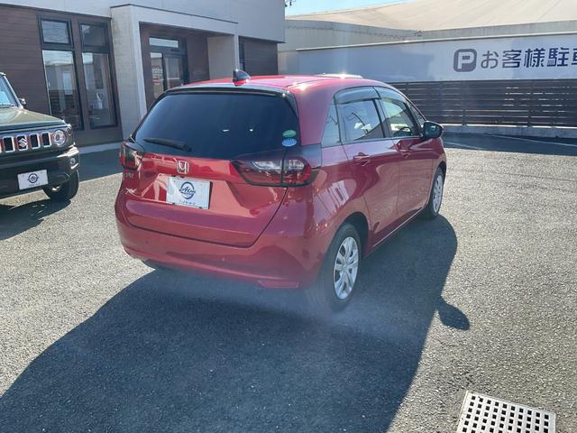 フィット ベーシック　メモリーナビ　バックカメラ　障害物センサー　クルーズコントロール　Ｂｌｕｅｔｏｏｔｈ　ＣＤ　布ハンドル　衝突被害軽減ブレーキ（8枚目）