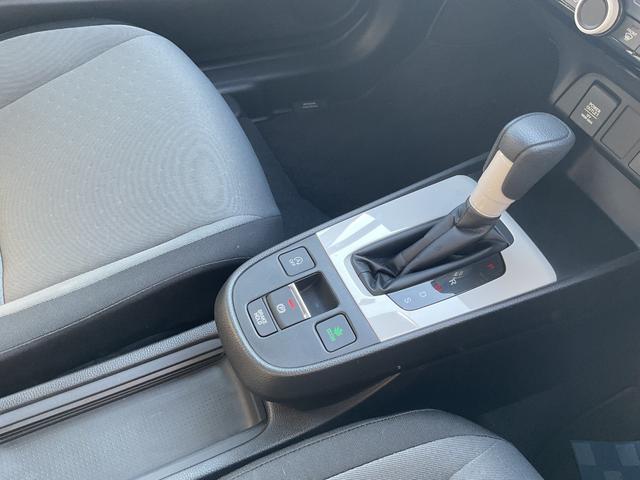 フィット ベーシック　メモリーナビ　バックカメラ　障害物センサー　クルーズコントロール　Ｂｌｕｅｔｏｏｔｈ　ＣＤ　布ハンドル　衝突被害軽減ブレーキ（11枚目）