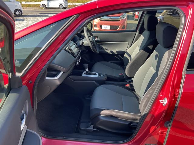 フィット ベーシック　メモリーナビ　バックカメラ　障害物センサー　クルーズコントロール　Ｂｌｕｅｔｏｏｔｈ　ＣＤ　布ハンドル　衝突被害軽減ブレーキ（13枚目）