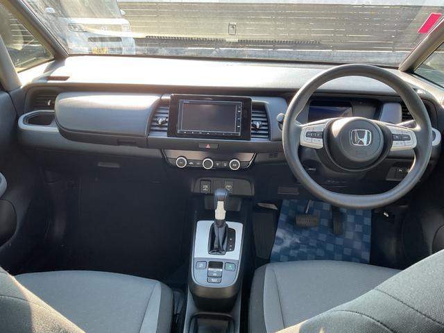 フィット ベーシック　メモリーナビ　バックカメラ　障害物センサー　クルーズコントロール　Ｂｌｕｅｔｏｏｔｈ　ＣＤ　布ハンドル　衝突被害軽減ブレーキ（15枚目）