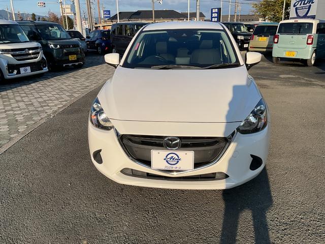 デミオ １５Ｓ　メモリーナビ　ＥＴＣ　障害物センサー　Ｂｌｕｅｔｏｏｔｈ　衝突被害軽減ブレーキ　布ハンドル　アイドリングストップ　プライバシーガラス（2枚目）