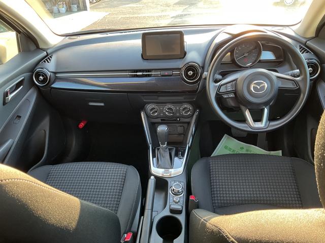 デミオ １５Ｓ　メモリーナビ　ＥＴＣ　障害物センサー　Ｂｌｕｅｔｏｏｔｈ　衝突被害軽減ブレーキ　布ハンドル　アイドリングストップ　プライバシーガラス（15枚目）