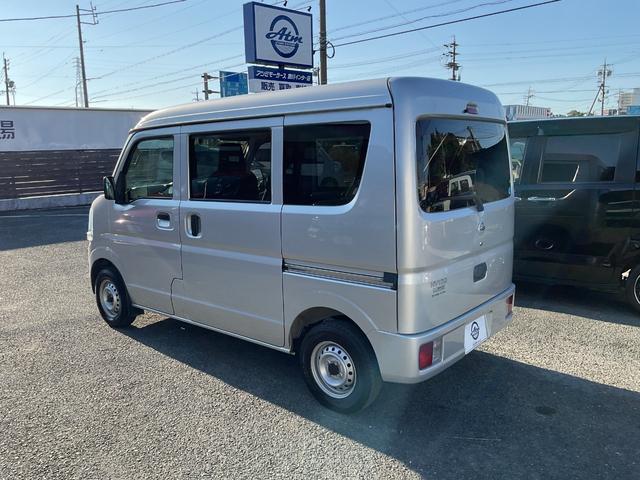 ＮＶ１００クリッパーバン ＤＸ　パワステ　キーレス　両側スライドドア　布ハンドル　プライバシーガラス　エアコン　ＡＢＳ　セキュリティ　エアバッグ　助手席エアバッグ（9枚目）
