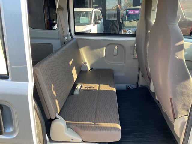 ＮＶ１００クリッパーバン ＤＸ　パワステ　キーレス　両側スライドドア　布ハンドル　プライバシーガラス　エアコン　ＡＢＳ　セキュリティ　エアバッグ　助手席エアバッグ（14枚目）