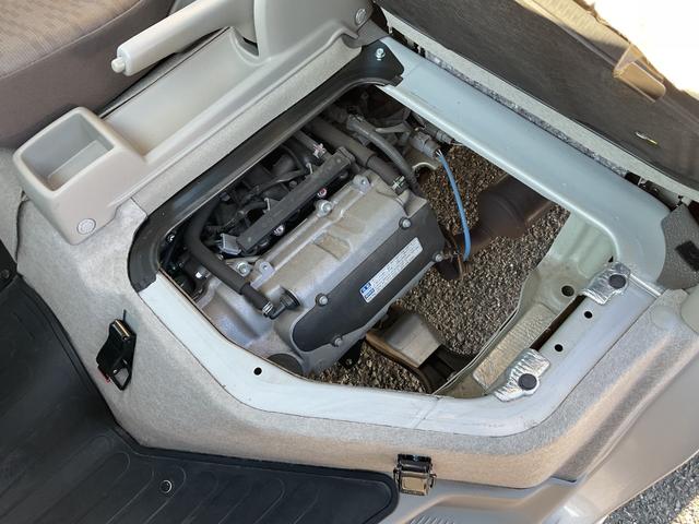 ＮＶ１００クリッパーバン ＤＸ　パワステ　キーレス　両側スライドドア　布ハンドル　プライバシーガラス　エアコン　ＡＢＳ　セキュリティ　エアバッグ　助手席エアバッグ（17枚目）