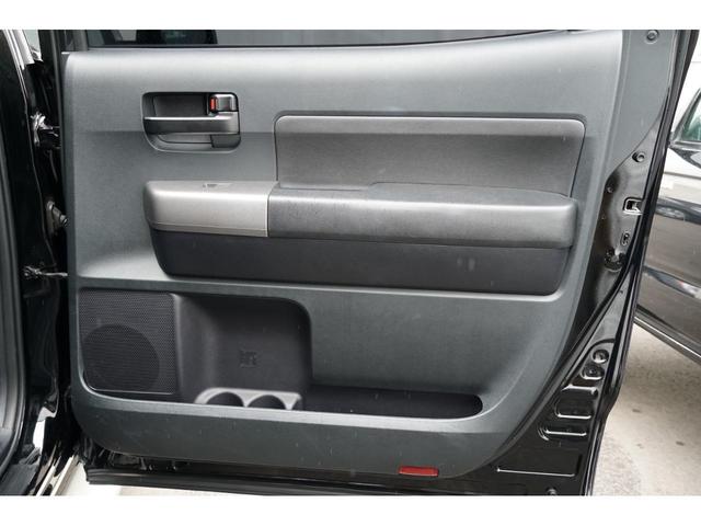 タンドラ クルーマックス　２０１２年モデル　新車並行　ワンオーナー車　リフトアップ　ＸＤ２０ＡＷ　フジツボマフラー　ブルバー　ハードトノカバー　ナビ　フルセグ　バックカメラ　サイドカメラ　４ＷＤ　サンルーフ　ヒッチ（９５０）（39枚目）