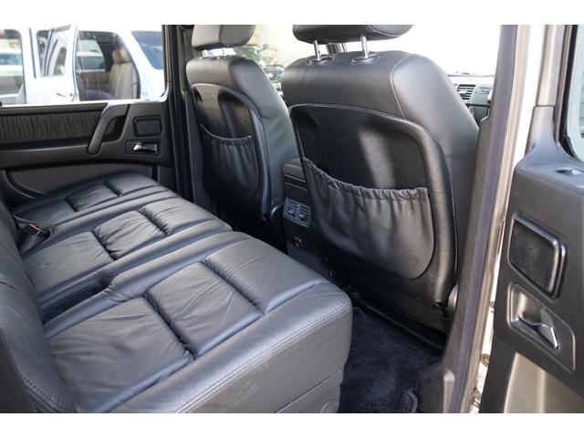 Ｇクラス Ｇ３２０Ｌ　フロント、リア、オーバーフェンダー、ホイールマットブラック塗装　正規ディーラー　左ハンドル　サンルーフ　ブラックレザー　パワーシート　社外ナビ　バックカメラ　フルセグＴＶ　ＥＴＣ　ヘッドライトガード（18枚目）