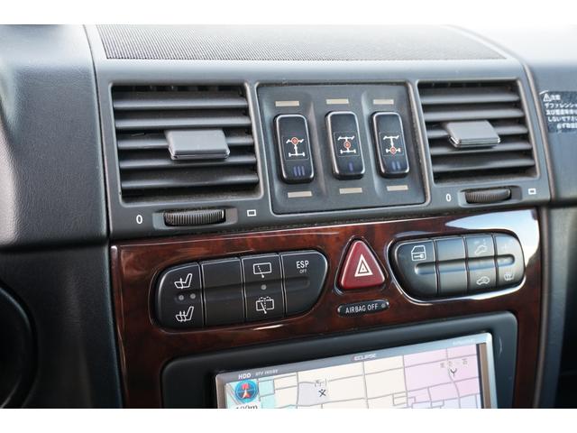 Ｇクラス Ｇ３２０Ｌ　フロント、リア、オーバーフェンダー、ホイールマットブラック塗装　正規ディーラー　左ハンドル　サンルーフ　ブラックレザー　パワーシート　社外ナビ　バックカメラ　フルセグＴＶ　ＥＴＣ　ヘッドライトガード（27枚目）