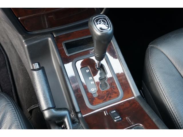 Ｇクラス Ｇ３２０Ｌ　フロント、リア、オーバーフェンダー、ホイールマットブラック塗装　正規ディーラー　左ハンドル　サンルーフ　ブラックレザー　パワーシート　社外ナビ　バックカメラ　フルセグＴＶ　ＥＴＣ　ヘッドライトガード（28枚目）