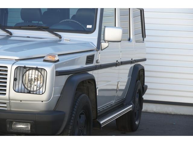 Ｇクラス Ｇ３２０Ｌ　フロント、リア、オーバーフェンダー、ホイールマットブラック塗装　正規ディーラー　左ハンドル　サンルーフ　ブラックレザー　パワーシート　社外ナビ　バックカメラ　フルセグＴＶ　ＥＴＣ　ヘッドライトガード（50枚目）