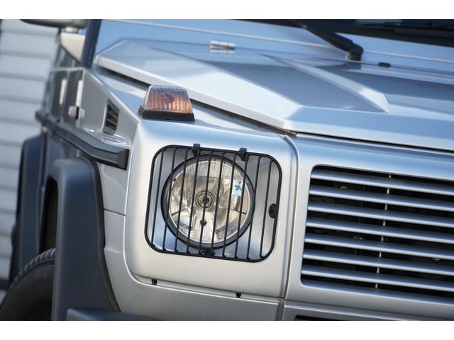 Ｇクラス Ｇ３２０Ｌ　フロント、リア、オーバーフェンダー、ホイールマットブラック塗装　正規ディーラー　左ハンドル　サンルーフ　ブラックレザー　パワーシート　社外ナビ　バックカメラ　フルセグＴＶ　ＥＴＣ　ヘッドライトガード（53枚目）