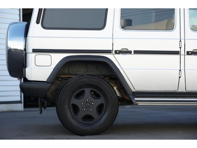 Ｇクラス Ｇ３２０Ｌ　フロント、リア、オーバーフェンダー、ホイールマットブラック塗装　正規ディーラー　左ハンドル　サンルーフ　ブラックレザー　パワーシート　社外ナビ　バックカメラ　フルセグＴＶ　ＥＴＣ　ヘッドライトガード（57枚目）