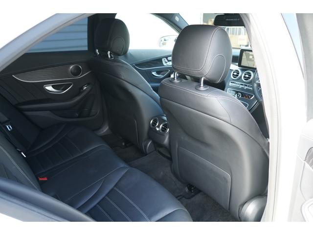 Ｃクラス Ｃ２００　４マチックアバンギャルド　ＡＭＧライン　サンルーフ　黒革　４ＷＤ　右Ｈ　ＨＤＤナビ　フルセグＴＶ　バックカメラ　ＥＴＣ　ドラレコ　シートヒーター　パワーシート　１９インチＡＷ　パナメリカーナグリル　プッシュＳ　９速ＡＴ　アイドリングストップ（18枚目）