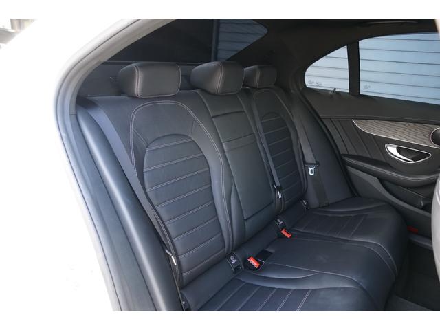 Ｃクラス Ｃ２００　４マチックアバンギャルド　ＡＭＧライン　サンルーフ　黒革　４ＷＤ　右Ｈ　ＨＤＤナビ　フルセグＴＶ　バックカメラ　ＥＴＣ　ドラレコ　シートヒーター　パワーシート　１９インチＡＷ　パナメリカーナグリル　プッシュＳ　９速ＡＴ　アイドリングストップ（19枚目）