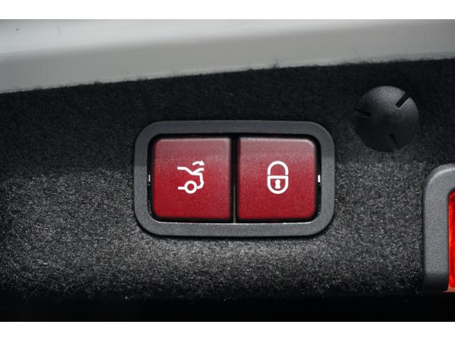 Ｃクラス Ｃ２００　４マチックアバンギャルド　ＡＭＧライン　サンルーフ　黒革　４ＷＤ　右Ｈ　ＨＤＤナビ　フルセグＴＶ　バックカメラ　ＥＴＣ　ドラレコ　シートヒーター　パワーシート　１９インチＡＷ　パナメリカーナグリル　プッシュＳ　９速ＡＴ　アイドリングストップ（37枚目）