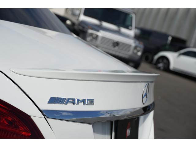 Ｃクラス Ｃ２００　４マチックアバンギャルド　ＡＭＧライン　サンルーフ　黒革　４ＷＤ　右Ｈ　ＨＤＤナビ　フルセグＴＶ　バックカメラ　ＥＴＣ　ドラレコ　シートヒーター　パワーシート　１９インチＡＷ　パナメリカーナグリル　プッシュＳ　９速ＡＴ　アイドリングストップ（77枚目）