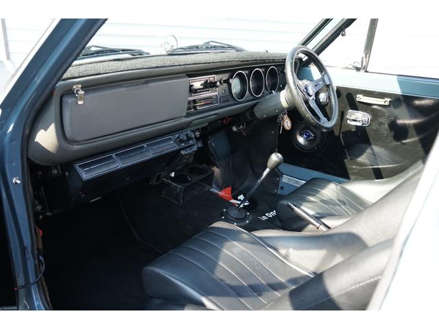 サニートラック ロングDX 5速ミッション 全塗装 ローダウン リアエアサス コブラシート 丸目フェイス ナルディステアリング CDデッキ ETC エアコン 社外14AW(16枚目)