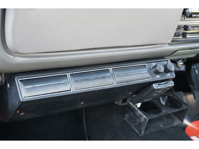 サニートラック ロングDX 5速ミッション 全塗装 ローダウン リアエアサス コブラシート 丸目フェイス ナルディステアリング CDデッキ ETC エアコン 社外14AW(19枚目)