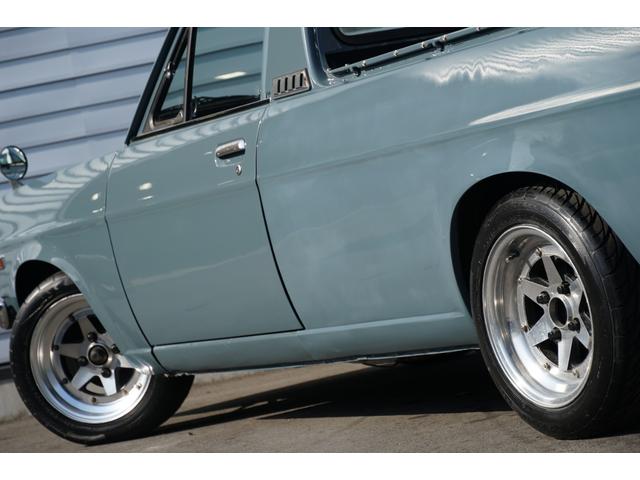 サニートラック ロングDX 5速ミッション 全塗装 ローダウン リアエアサス コブラシート 丸目フェイス ナルディステアリング CDデッキ ETC エアコン 社外14AW(52枚目)