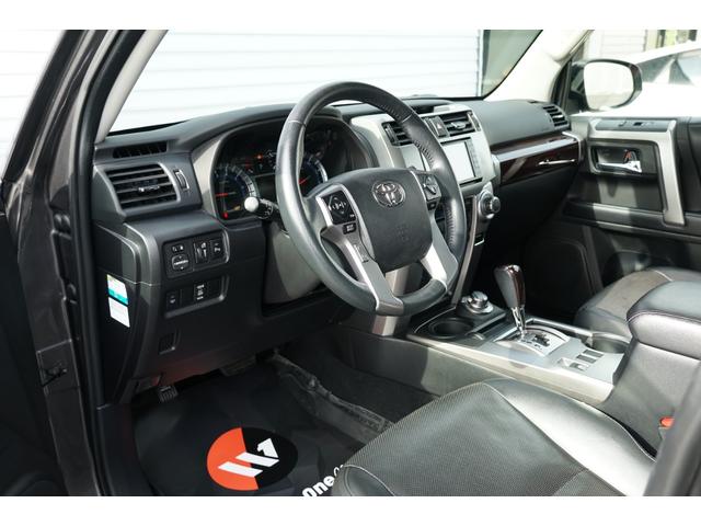 ４ランナー リミテッド　２０１８ｙモデル　実走行　４ＷＤ　サンルーフ　ブラックレザー　プッシュスタート　パナソニックナビ　フルセグＴＶ　ＪＢＬ　ＥＴＣ　フロント　サイド　バックカメラ　パワーシート　シートヒーター＆クーラー（14枚目）