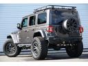 ジープ・ラングラーアンリミテッド サハラ　ＦＯＸショックアブソーバー　リフトアップ　ＢＬＡＣＫＲＨＩＮＯ２０インチＡＷ　ＭＡＧＮＡＦＬＯＷマフラー　ＮＩＴＴＯ　ＧＲＡＰＰＬＥＲ３７タイヤ　Ｓｍｉｔｔｙｂｉｌｔウィンチ＆ラック　社外Ｆ＆Ｒバンパ（8枚目）