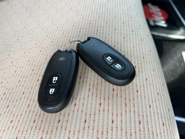 アルトラパン X エアコアイドル アイドリングストップ スマートキー プッシュスタート ヘッドライトレベライザー 助手席側エアバック 運転席エアバック(13枚目)