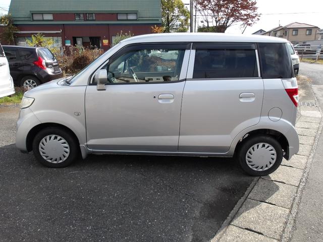 ゼスト Ｄ　バックカメラ・オートエアコン・電動格納ミラー・パワステ・パワーウィンドー・車検２年付（9枚目）