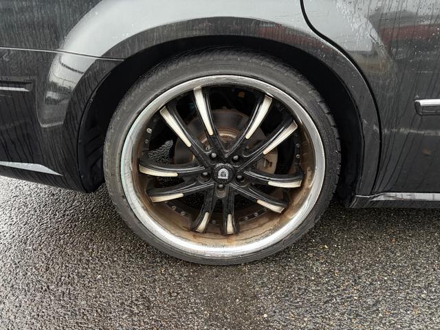 ダッジ・マグナム ＲＴ　ＨＥＭＩ　Ｖ８　５７００ｃｃ　サンルーフ　左Ｈ　２００５年モデル　新車並行　３ナンバー（11枚目）