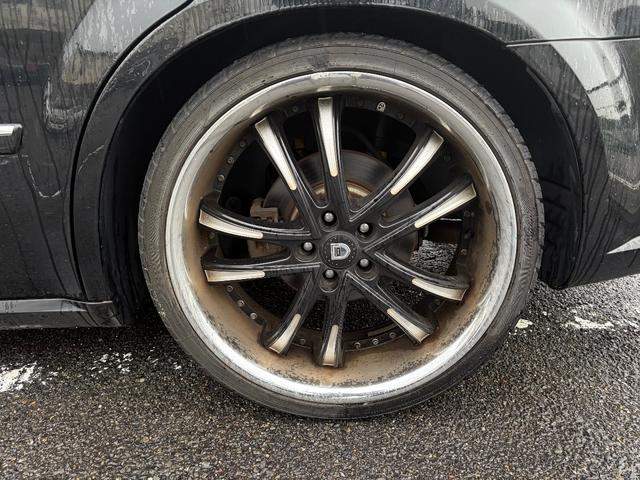 ダッジ・マグナム ＲＴ　ＨＥＭＩ　Ｖ８　５７００ｃｃ　サンルーフ　左Ｈ　２００５年モデル　新車並行　３ナンバー（14枚目）