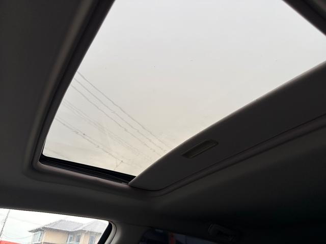 ダッジ・マグナム ＲＴ　ＨＥＭＩ　Ｖ８　５７００ｃｃ　サンルーフ　左Ｈ　２００５年モデル　新車並行　３ナンバー（16枚目）