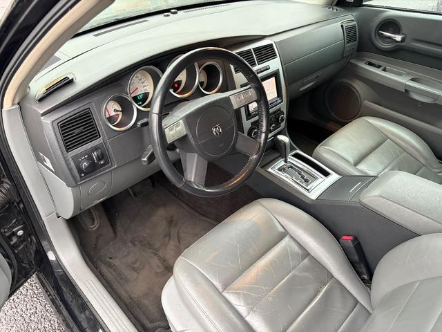 ダッジ・マグナム ＲＴ　ＨＥＭＩ　Ｖ８　５７００ｃｃ　サンルーフ　左Ｈ　２００５年モデル　新車並行　３ナンバー（17枚目）