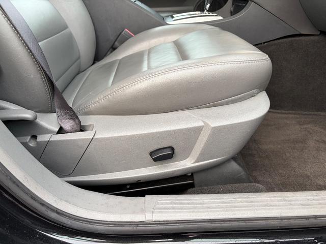 ダッジ・マグナム ＲＴ　ＨＥＭＩ　Ｖ８　５７００ｃｃ　サンルーフ　左Ｈ　２００５年モデル　新車並行　３ナンバー（23枚目）