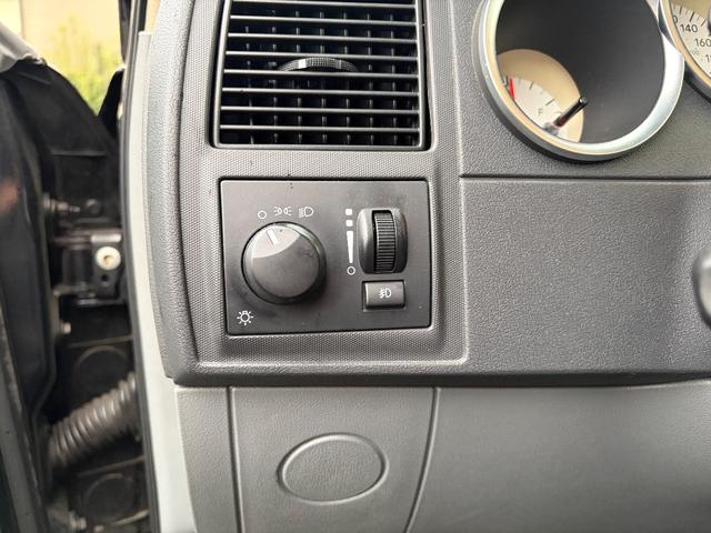 ダッジ・マグナム ＲＴ　ＨＥＭＩ　Ｖ８　５７００ｃｃ　サンルーフ　左Ｈ　２００５年モデル　新車並行　３ナンバー（27枚目）