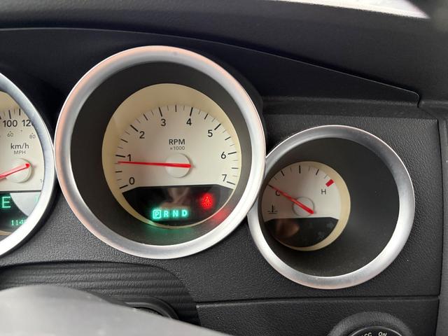 ダッジ・マグナム ＲＴ　ＨＥＭＩ　Ｖ８　５７００ｃｃ　サンルーフ　左Ｈ　２００５年モデル　新車並行　３ナンバー（30枚目）