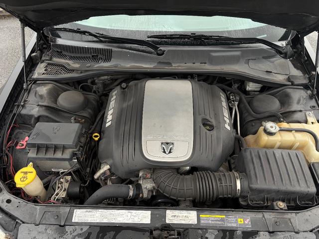 ダッジ・マグナム ＲＴ　ＨＥＭＩ　Ｖ８　５７００ｃｃ　サンルーフ　左Ｈ　２００５年モデル　新車並行　３ナンバー（33枚目）