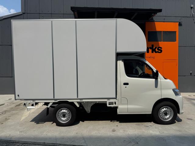 タウンエーストラック ＤＸ　Ｘエディション　キッチンカー　移動販売車　未使用キッチンカーボックス　バックカメラ（5枚目）