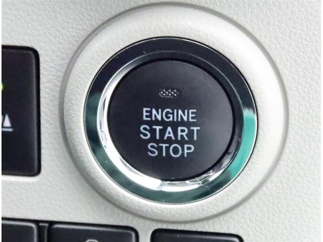 スマートエントリー＆プッシュスタートシステム、キーをバッグやポケットに入れたままドアのロック・アンロック、エンジンの始動が出来ます、一度使うと手放せませんね！！