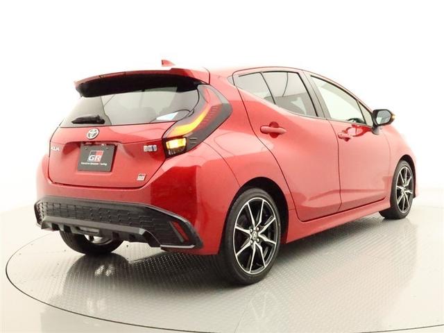 アクア ＧＲスポーツ　ハイブリッド　ナビ＆ＴＶ　メモリーナビ　フルセグ　バックカメラ　ドラレコ　ＤＶＤ再生　ミュージックプレイヤー接続可　衝突被害軽減システム　ＥＴＣ　スマートキー　ＬＥＤヘッドランプ　記録簿　キーレス（3枚目）