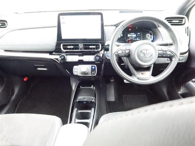 アクア ＧＲスポーツ　ハイブリッド　ナビ＆ＴＶ　メモリーナビ　フルセグ　バックカメラ　ドラレコ　ＤＶＤ再生　ミュージックプレイヤー接続可　衝突被害軽減システム　ＥＴＣ　スマートキー　ＬＥＤヘッドランプ　記録簿　キーレス（5枚目）