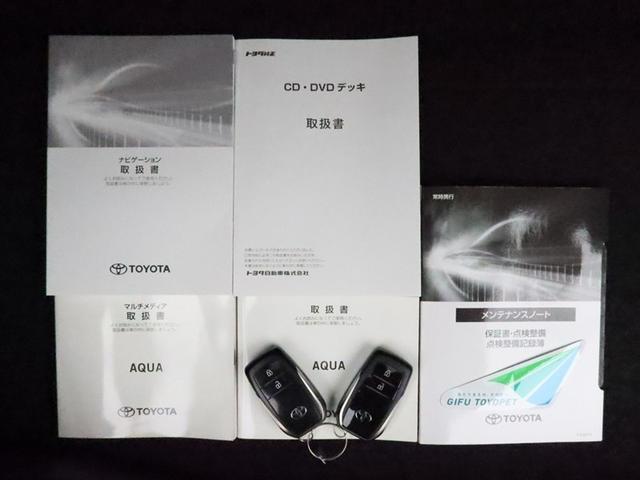 アクア ＧＲスポーツ　ハイブリッド　ナビ＆ＴＶ　メモリーナビ　フルセグ　バックカメラ　ドラレコ　ＤＶＤ再生　ミュージックプレイヤー接続可　衝突被害軽減システム　ＥＴＣ　スマートキー　ＬＥＤヘッドランプ　記録簿　キーレス（18枚目）