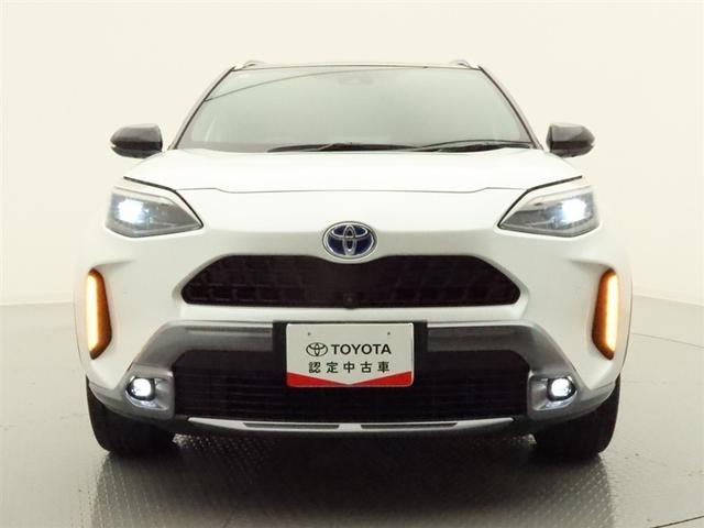 ヤリスクロス ハイブリッドＺ　アドベンチャー　ＤＡフルセグ　全方位モニター　衝突被害軽減システム　ＥＴＣ　電動シート　スマートキー　ＦＯＧ　クルコン　サイドバイザー　クリアランスソナー　シートヒーター　パワーバックドア　オートライト　ワンオーナー（14枚目）