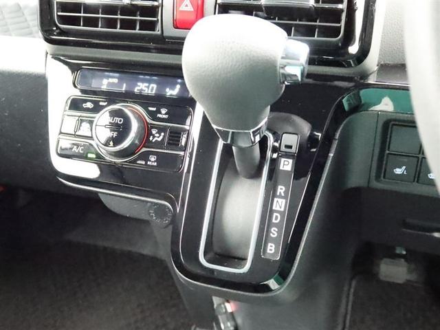 こちらのシフトは、車両にマッチしたデザインになっています！握りやすく、操作し易い配置になっていますので、いつも触れるシフトだからこそ、大切ですね！