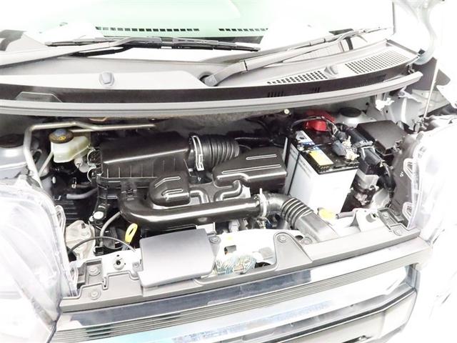 スチームがけでエンジンルームの汚れも綺麗にクリーニング！エンジンルームが綺麗ですと日常点検もしやすく、コンディションのチェックや維持の面でとってもプラスですね！