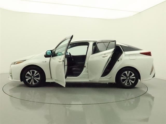 岐阜トヨペットの展示車は、不安が消える、安心が見える、３つの安心を備えたトヨタ認定中古車です１まるごとクリーニング２トヨタ認定検査員による車両検査証明書付３メーカー年式問わず１年間無料保証付