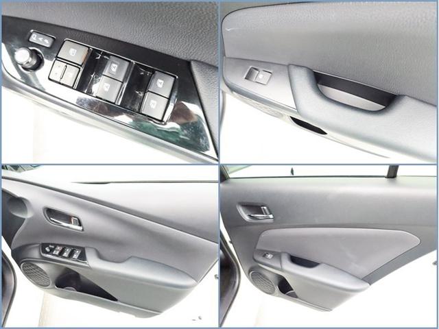 パワーウィンドウが付いていますので、窓の開閉もスイッチ一つで操作できます。高級グレードの証ですね！また、駐車券を受け取り、支払い時にも便利な装備ですね！