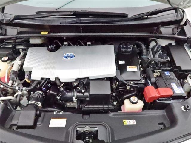 スチームがけでエンジンルームの汚れも綺麗にクリーニング！エンジンルームが綺麗ですと日常点検もしやすく、コンディションのチェックや維持の面でとってもプラスですね！