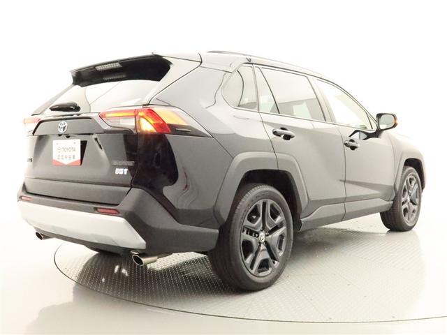 ＲＡＶ４ ハイブリッドアドベンチャー　４ＷＤ　ナビ　フルセグ　Ｂモニター　ドラレコ　衝突被害軽減システム　ＥＴＣ　電動シート　スマートキー　ＬＥＤ　ＦＯＧ　クリアランスソナー　シートヒーター　ＡＷ　リヤワイパー　オートライト　ワンオーナー（3枚目）